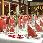 فندق Akzent Cordes & Restaurant Am Rosengarten 3*