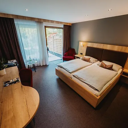 Hotel Akzent Cordes & Restaurant Am Rosengarten 3*